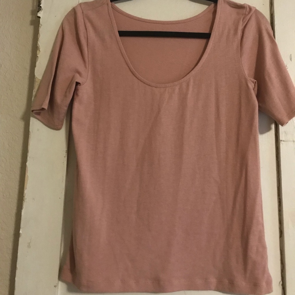 Scoop-back Tee